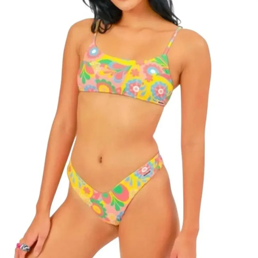 Blackbough Swim Multicolor Floral Groovy Garden Kenzie Bikini Top